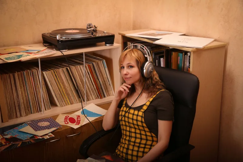 Give It a Minute: Seven Slow-Burn Indie Tracks That Earn the Wait